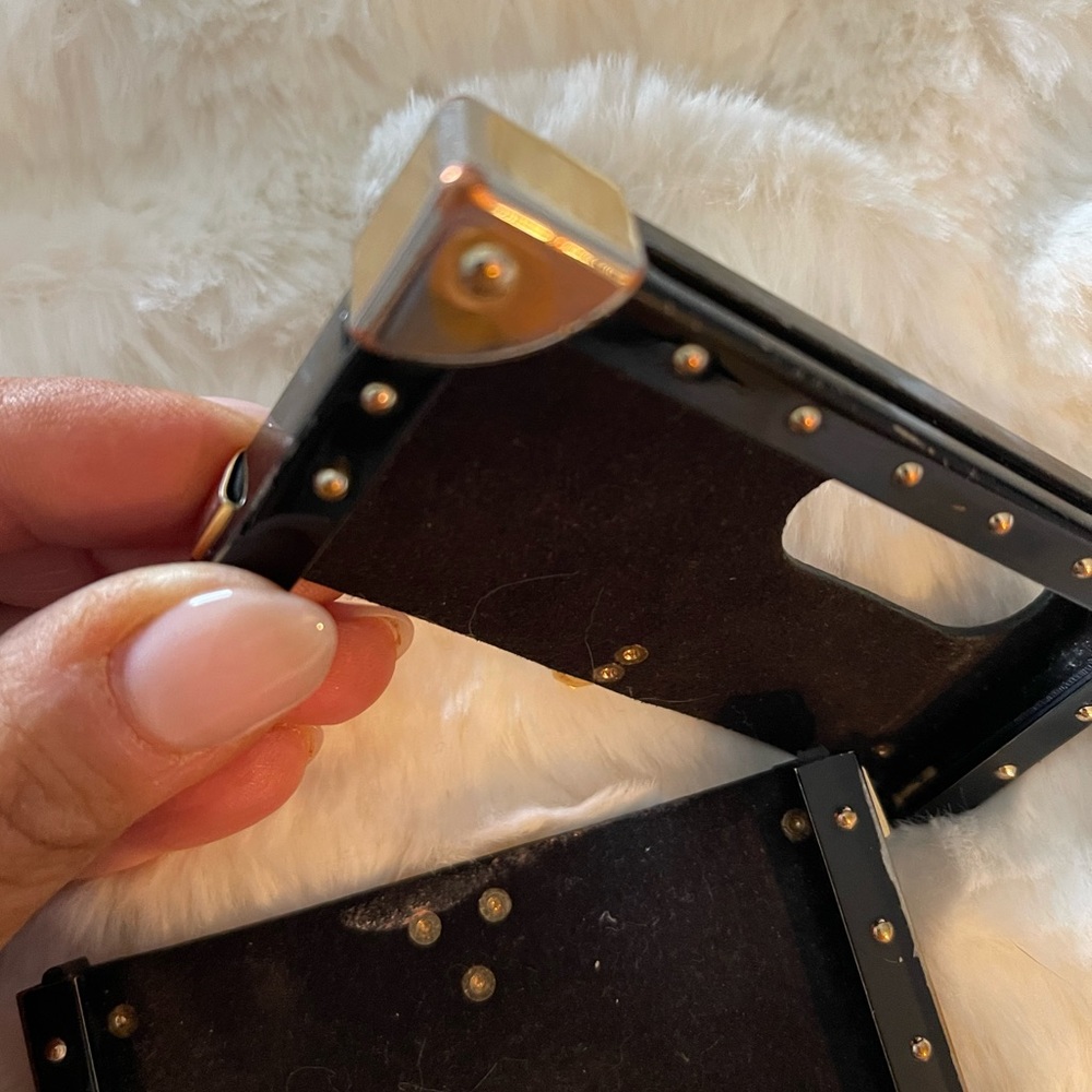 Authentic Louis Vuitton 2016 Reverse Monogram Eye-Trunk iPhone 7 Plus Case - Picture 5 of 10